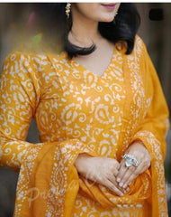 Women Cotton Yellow Dupatta Set - Tanvi Kurti