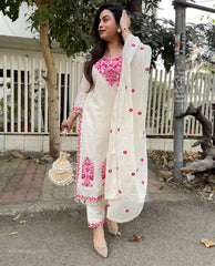 Tanvi Kurti Ivory Floral Embroidered Dupatta Set - Tanvi Kurti