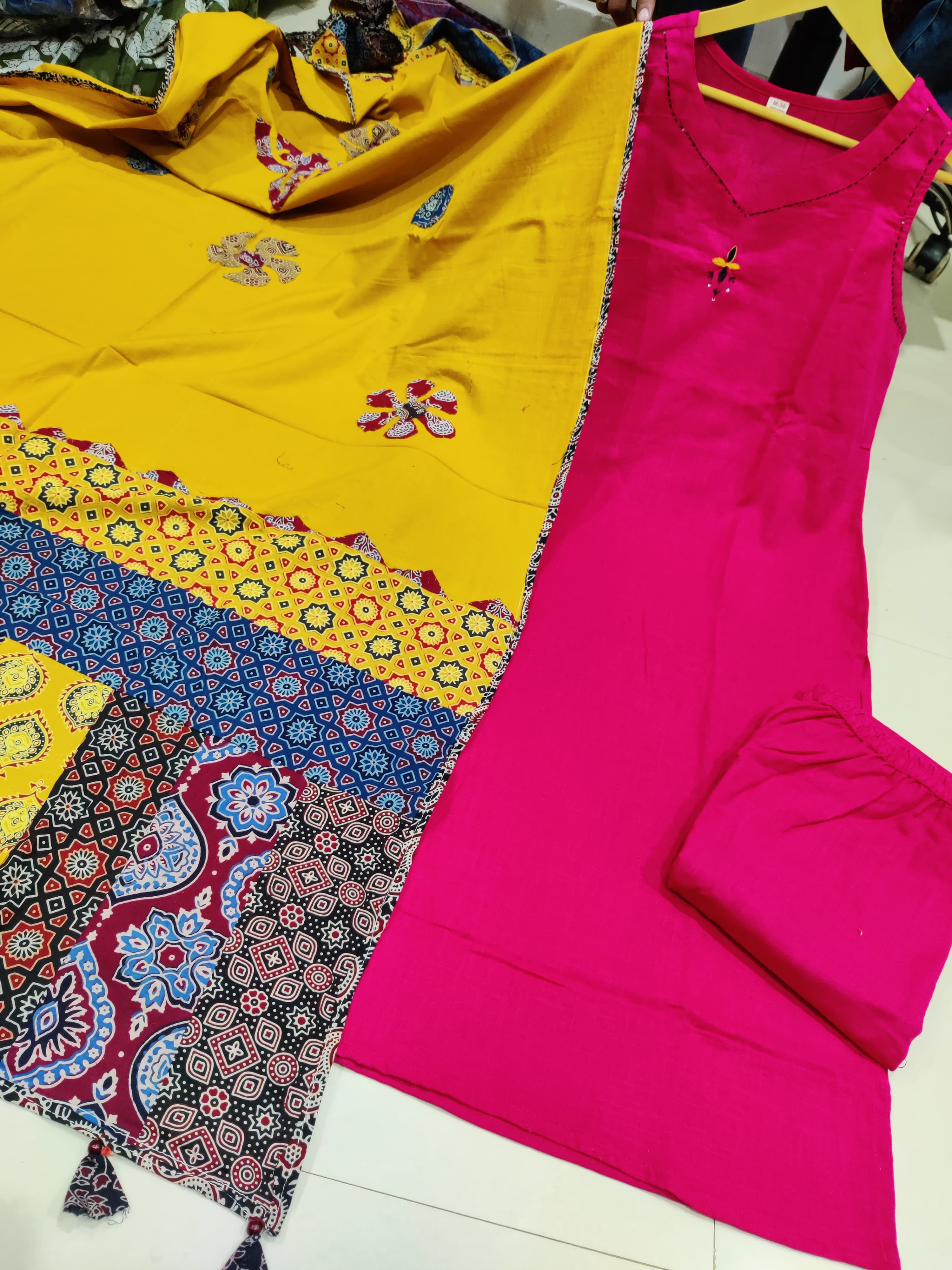 Women Cotton Red Sleeveless Kurta Pant and Dupatta set