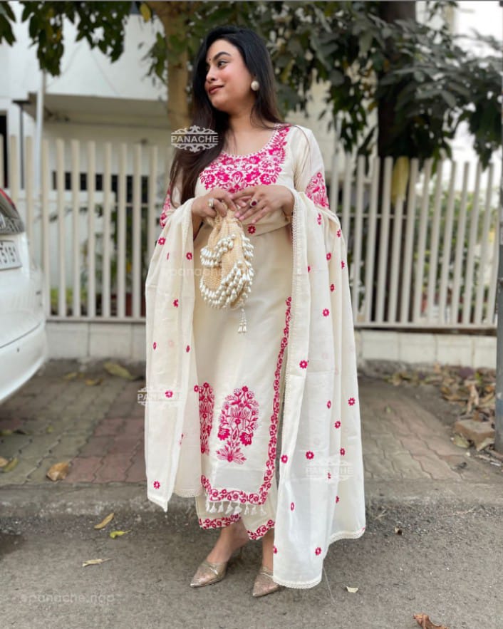 Tanvi Kurti Ivory Floral Embroidered Dupatta Set - Tanvi Kurti