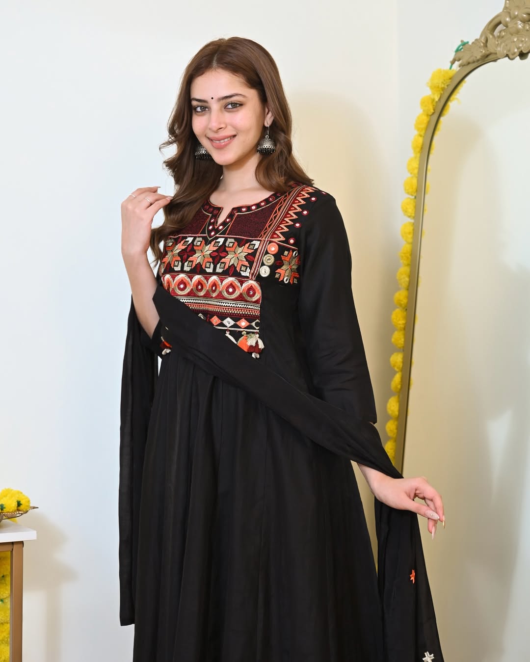 Tanvi Kurti Black Embroidered Dupatta set - Tanvi Kurti
