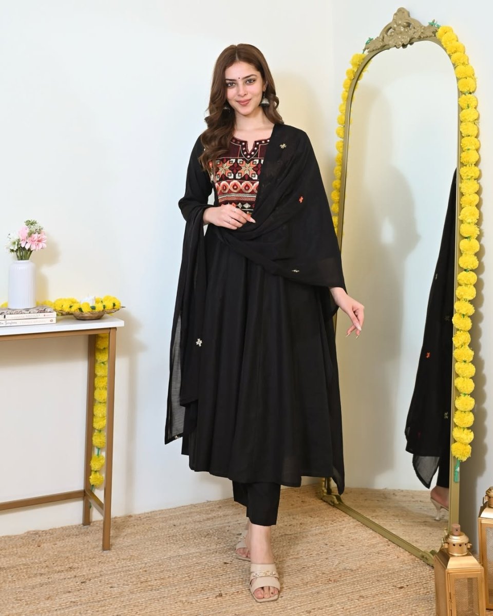 Tanvi Kurti Black Embroidered Dupatta set - Tanvi Kurti