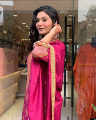 Tanvi Kurti PAKISTANI RESHMI SUIT SET