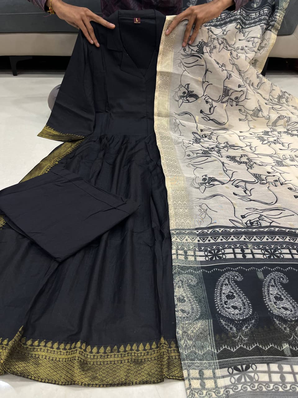 Tanvi Kurti Black Cotton Silk Saree with Kalamkari Print Pallu Dupatta Set - Tanvi Kurti