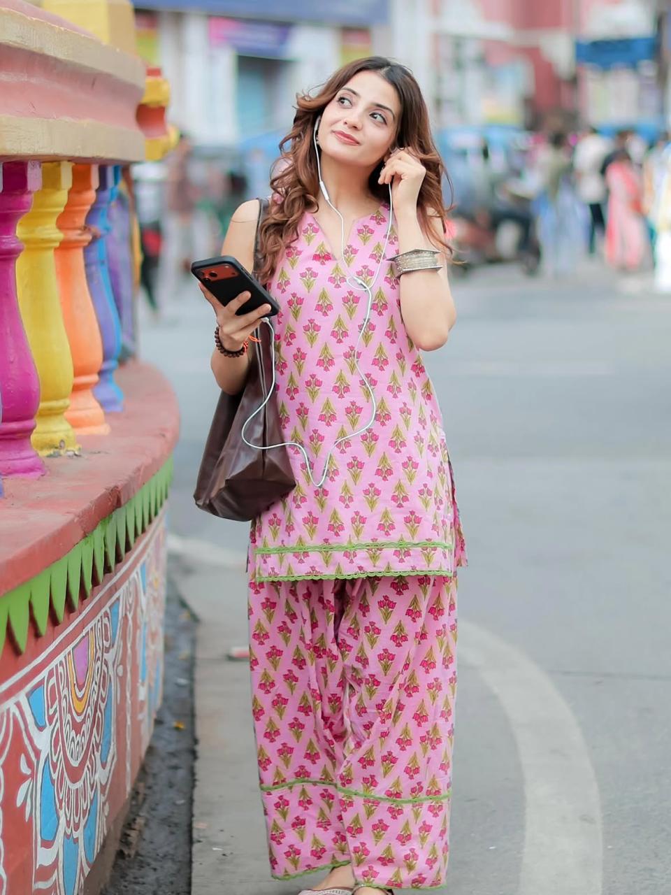 Tanvi Kurti Floral Cotton Sleeveless Co-Ord Set